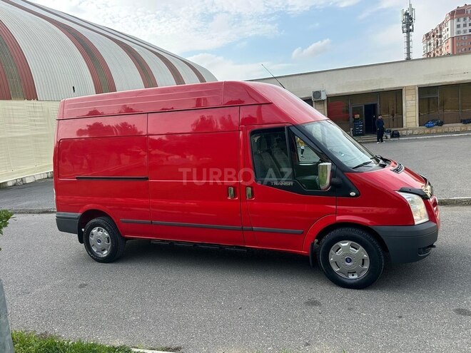 Ford Transit-5