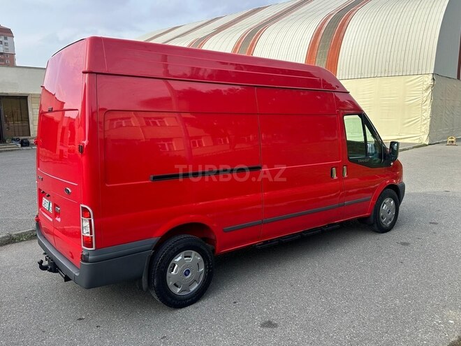 Ford Transit-8