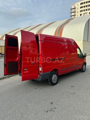 Ford Transit-10