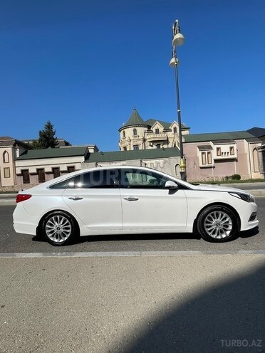 Hyundai Sonata-4