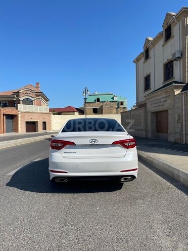 Hyundai Sonata-6