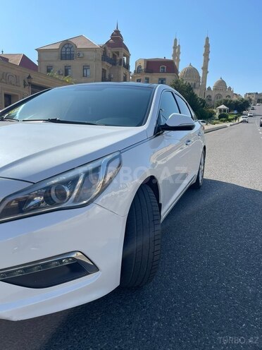 Hyundai Sonata-15