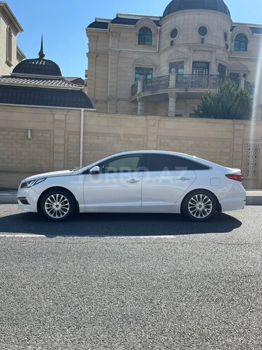 Hyundai Sonata-5