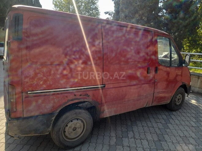 Ford Transit-6