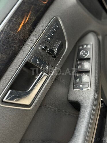 Mercedes E 350-17