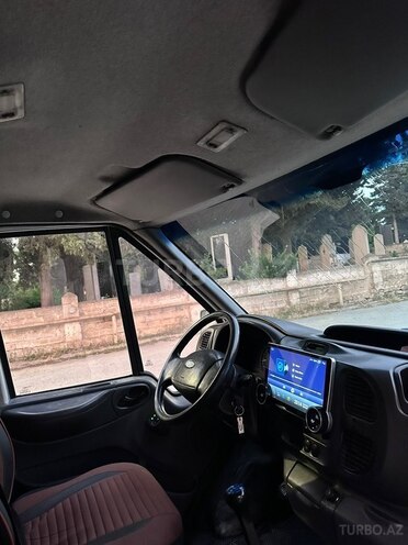 Ford Transit-19