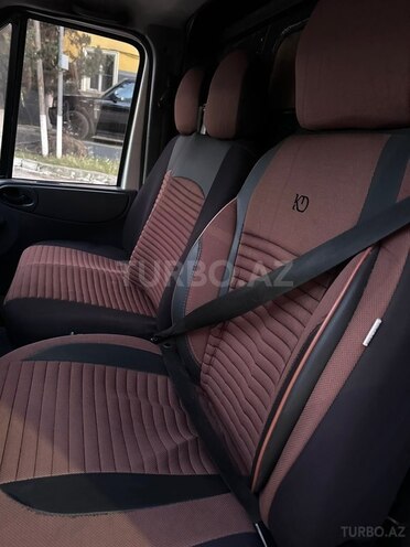 Ford Transit-20