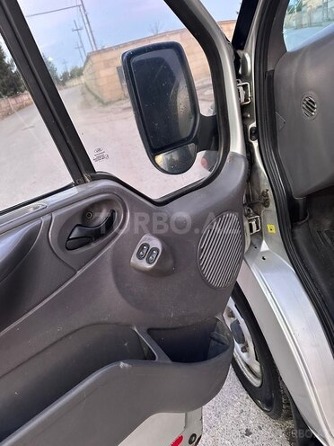 Ford Transit-5