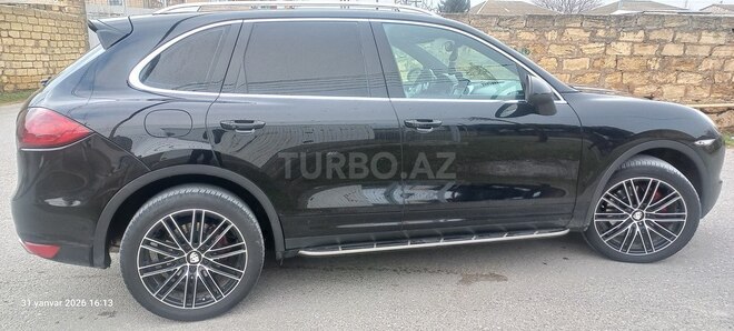 Porsche Cayenne-4