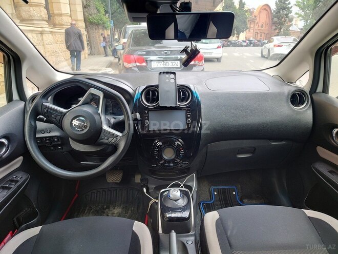 Nissan Note-5