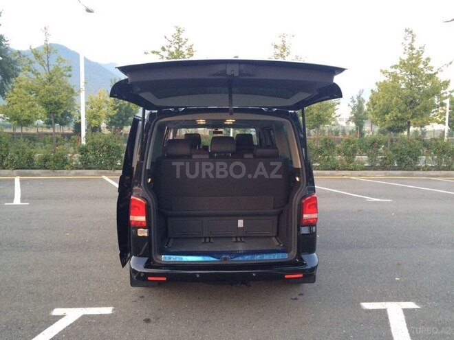 Volkswagen Multivan-5