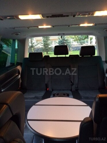 Volkswagen Multivan-16