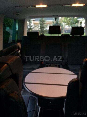 Volkswagen Multivan-19