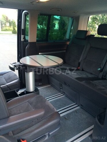 Volkswagen Multivan-14