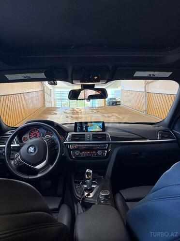 BMW 330e-7