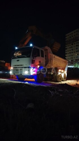 Ford Cargo-5