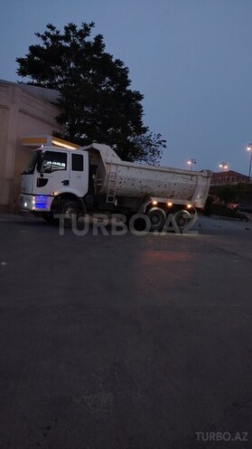 Ford Cargo-4
