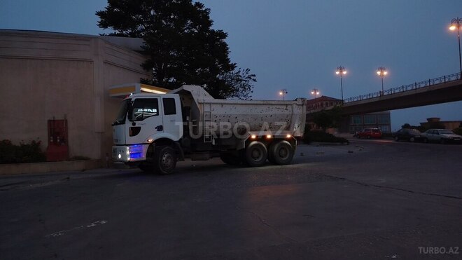 Ford Cargo-3