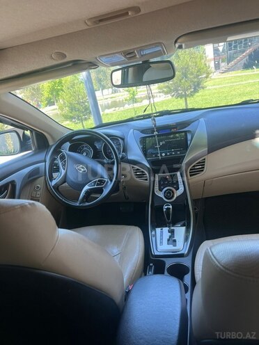 Hyundai Elantra-5