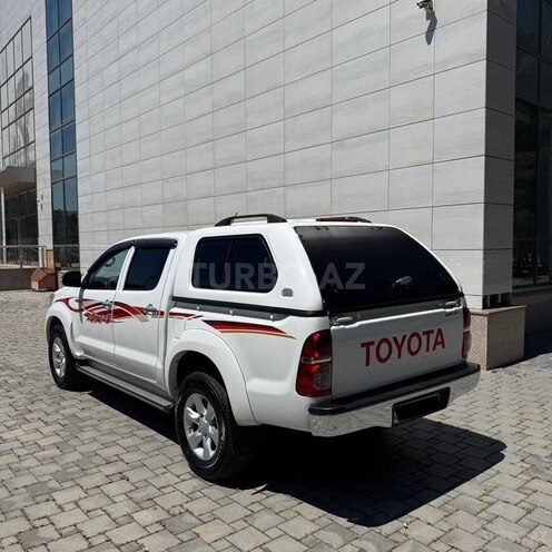 Toyota Hilux-4