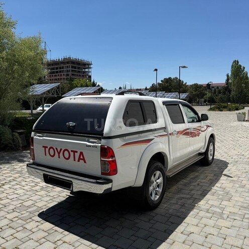 Toyota Hilux-6