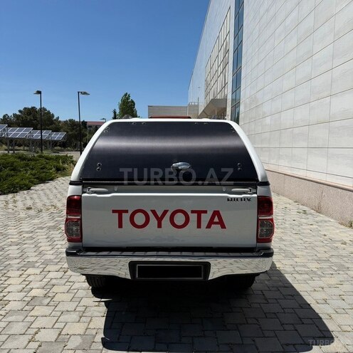Toyota Hilux-5