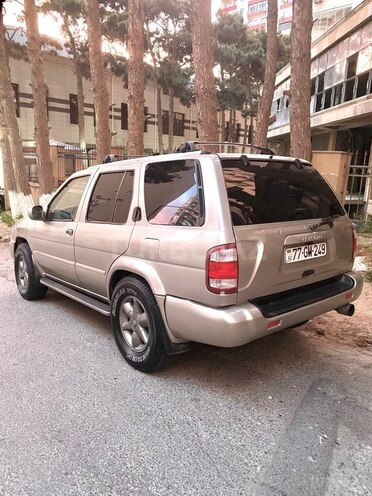 Nissan Pathfinder-4