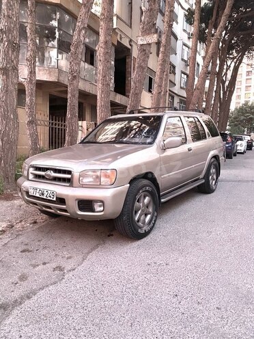 Nissan Pathfinder-1
