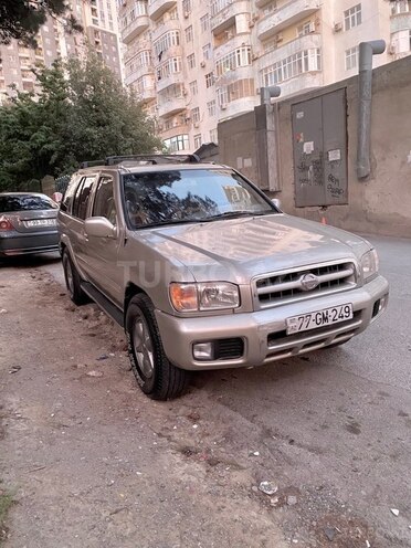 Nissan Pathfinder-2