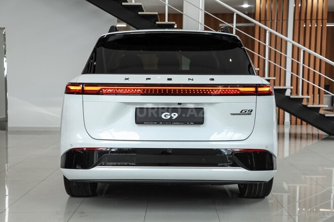 XPeng G9-9