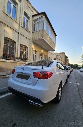 Hyundai Elantra-5
