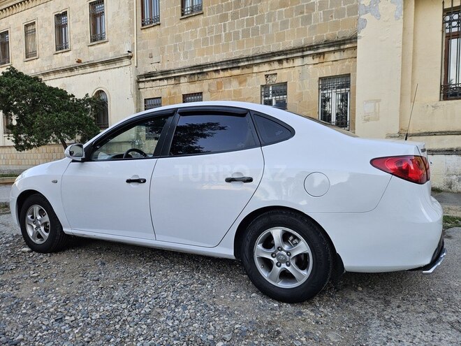 Hyundai Elantra-8