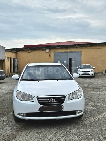 Hyundai Elantra-1