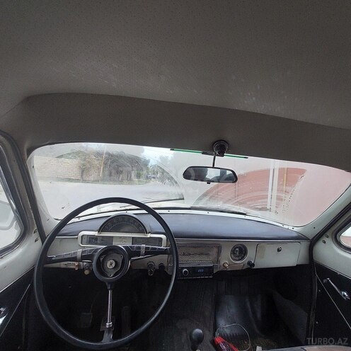 GAZ 21 "Volga"-7