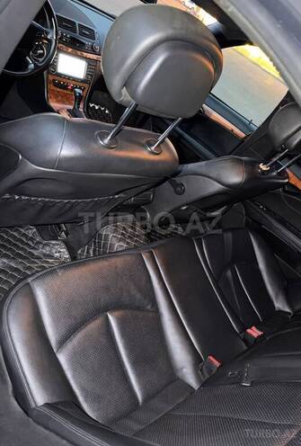 Mercedes E 350-11