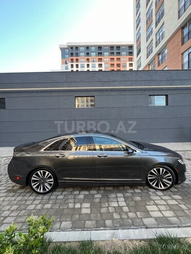 Lincoln MKZ-6