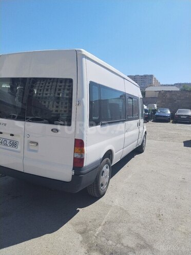 Ford Transit-5