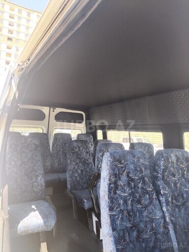 Ford Transit-8