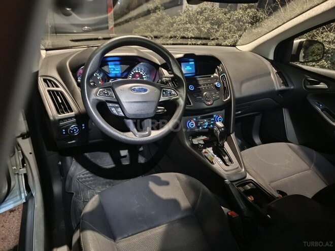 Ford Focus-10