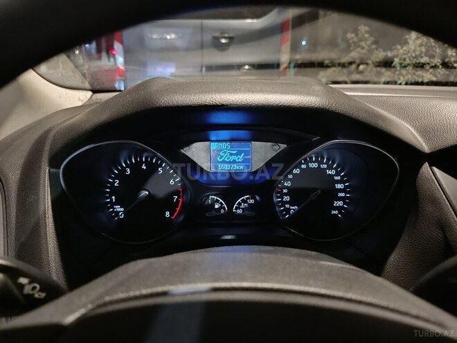 Ford Focus-8