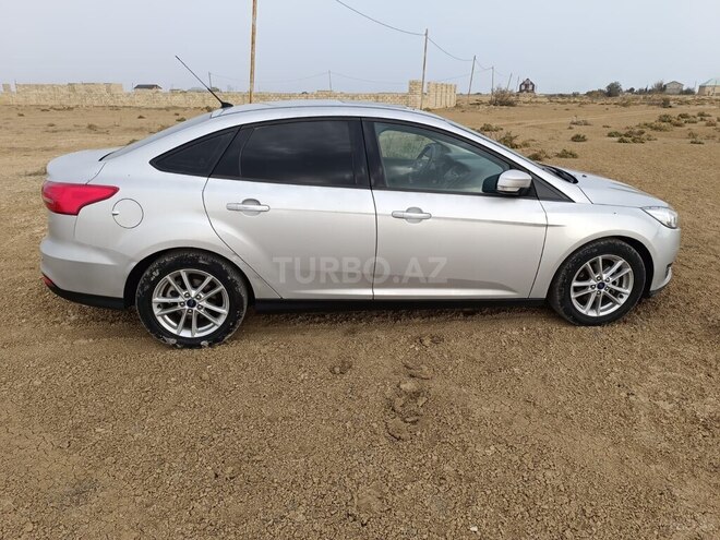 Ford Focus-11