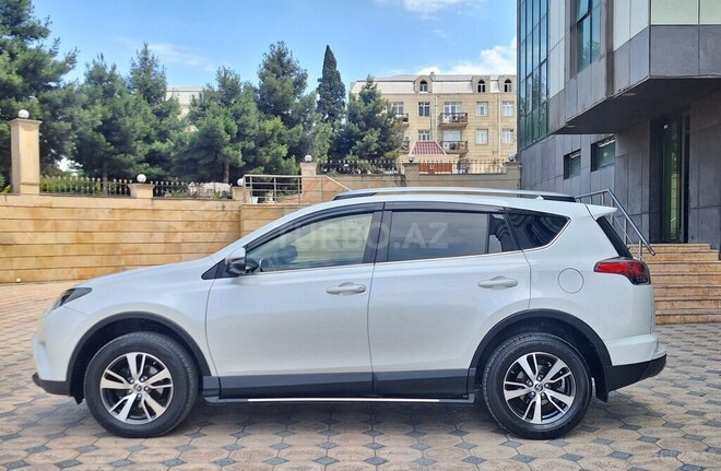 Toyota RAV4-7