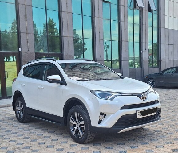 Toyota RAV4-3