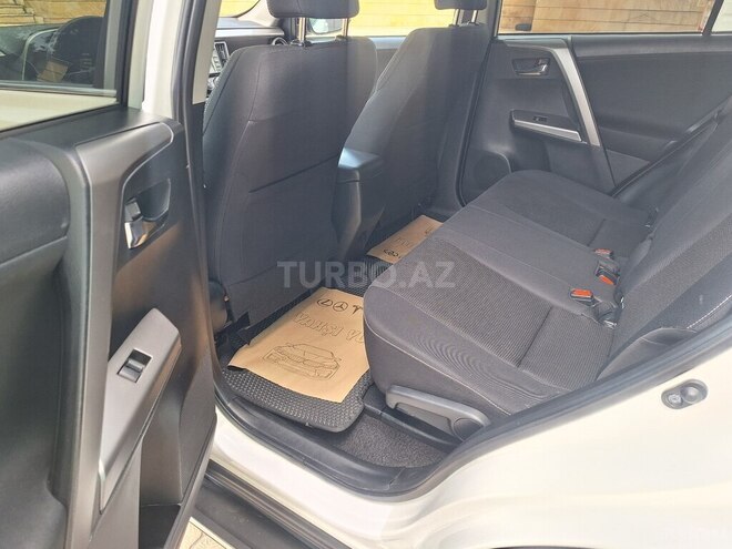 Toyota RAV4-13