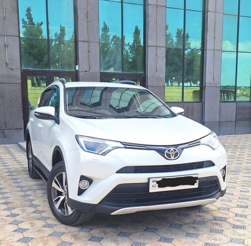 Toyota RAV4-8