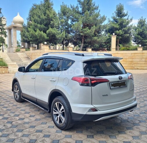 Toyota RAV4-6