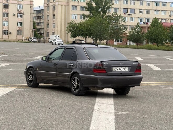 Mercedes C 240-16
