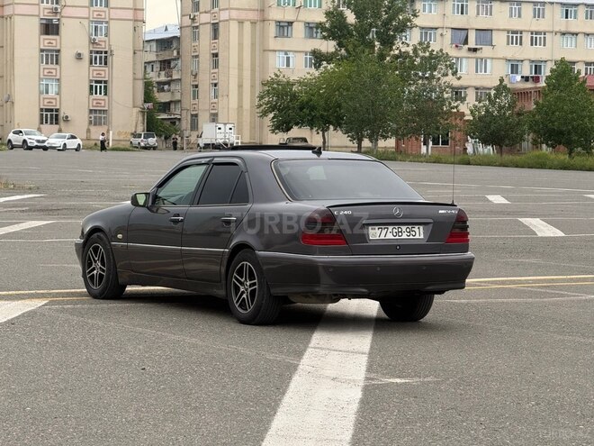 Mercedes C 240-17