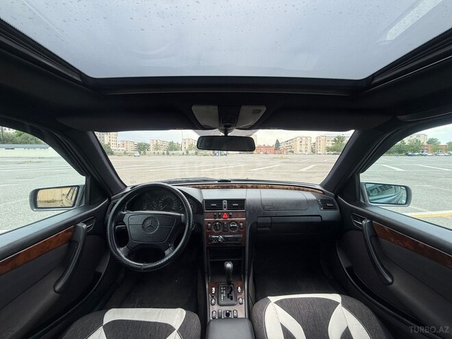 Mercedes C 240-19