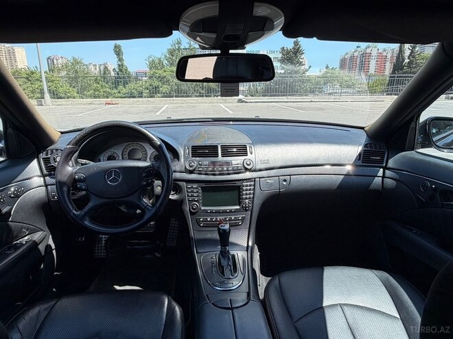 Mercedes E 350-13